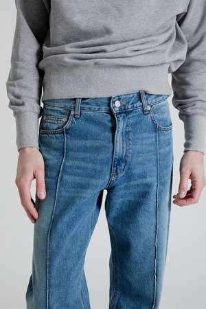 Uniform BridgePin Tuck Wide Denim Pants - Indigo Washed 6 Uniform BridgePin Tuck Wide Denim Pants - Indigo Washed - Image 6
