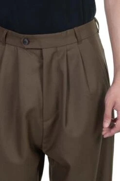 LownnTwo Pleated Pants Cropped V2 - Brown -Garmentory Fashion Store Two Pleated Pants Cropped V2 Brown 20231030215553 3
