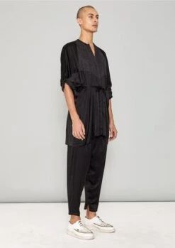 BERENIKUnisex Berenik LOOSE ELASTIC SILKY RAYON SATIN PANTS - Black